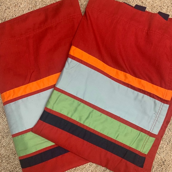 2 long window panels / 3 square pillow covers - Picture 3 of 8